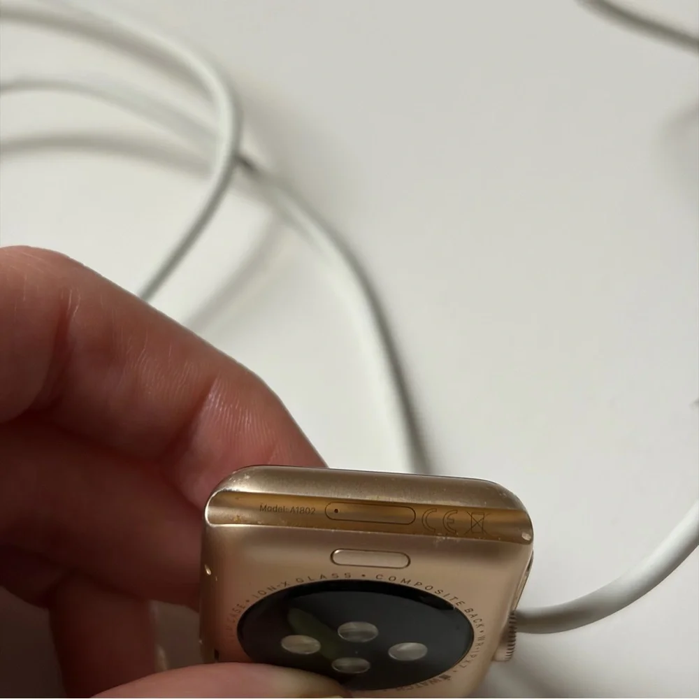 Apple Watch (38mm) Series 1 Gold Aluminum First Generation For Parts / Repair
